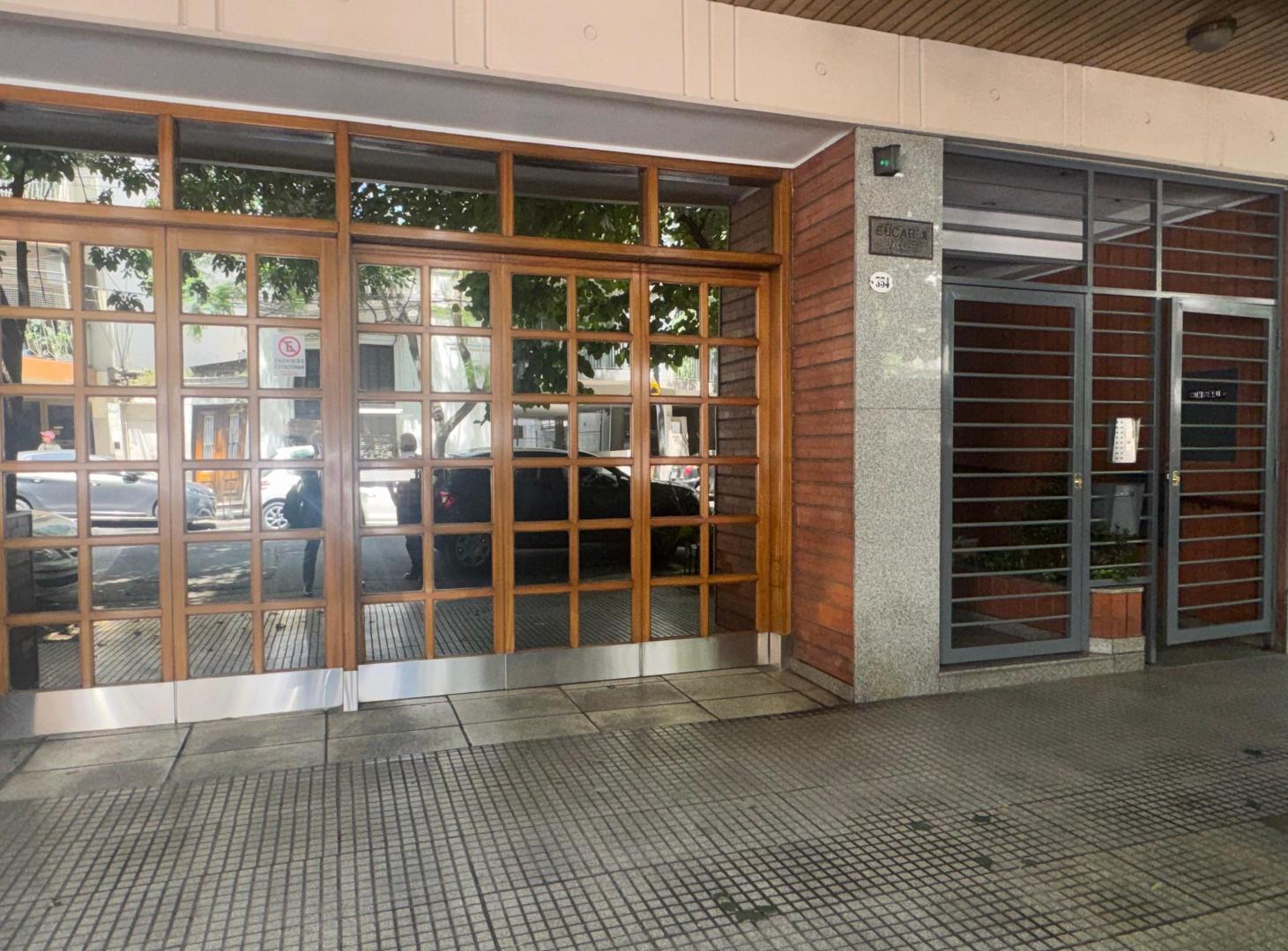 Senillosa y Guayaquil 4 amb 95 m² 2do piso frente 2 cocheras
