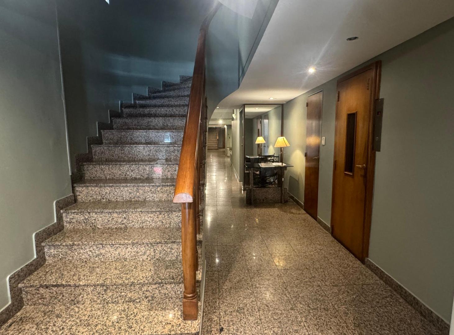Paraguay y Aguero 3 mab c/balcon impecable reciclado