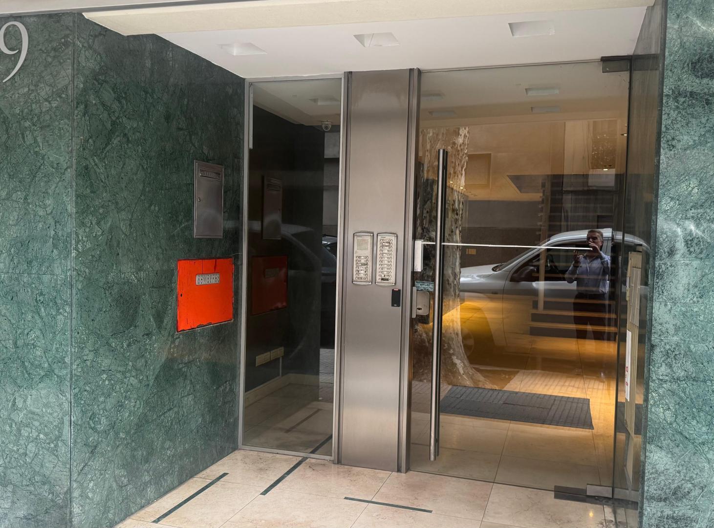 Larrea y Peña 2 amb 6to piso cfre c/balcon amenities