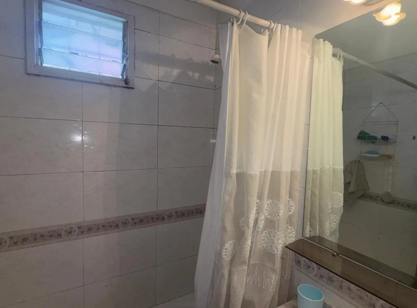 Senillosa y Gayaquil 2do piso frente balcon 4 c/dep 2 cochreas 5