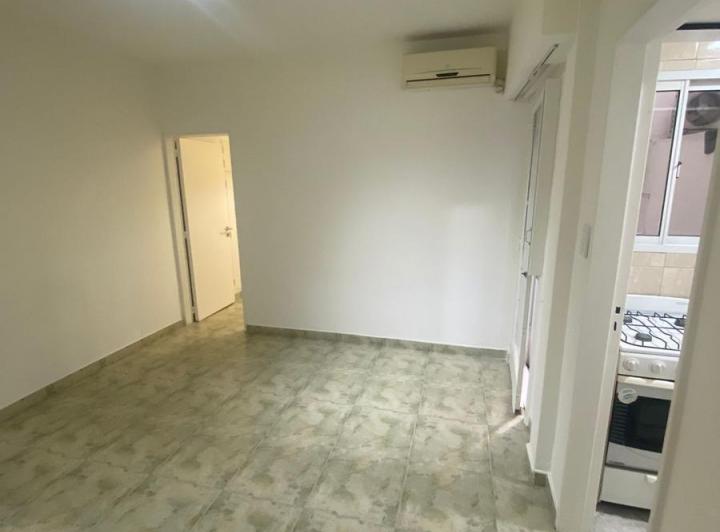 Departamento 2 ambientes con patio en Barrio Norte 5