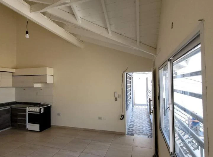 Alquiler Departamento 3 Ambientes en Lomas Del Mirador 3
