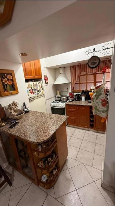 Foto de CASA DE 4 AMBIENTES EN VENTA SOBRE LOTE PROPIO, 4 COCHERAS., imagen 5