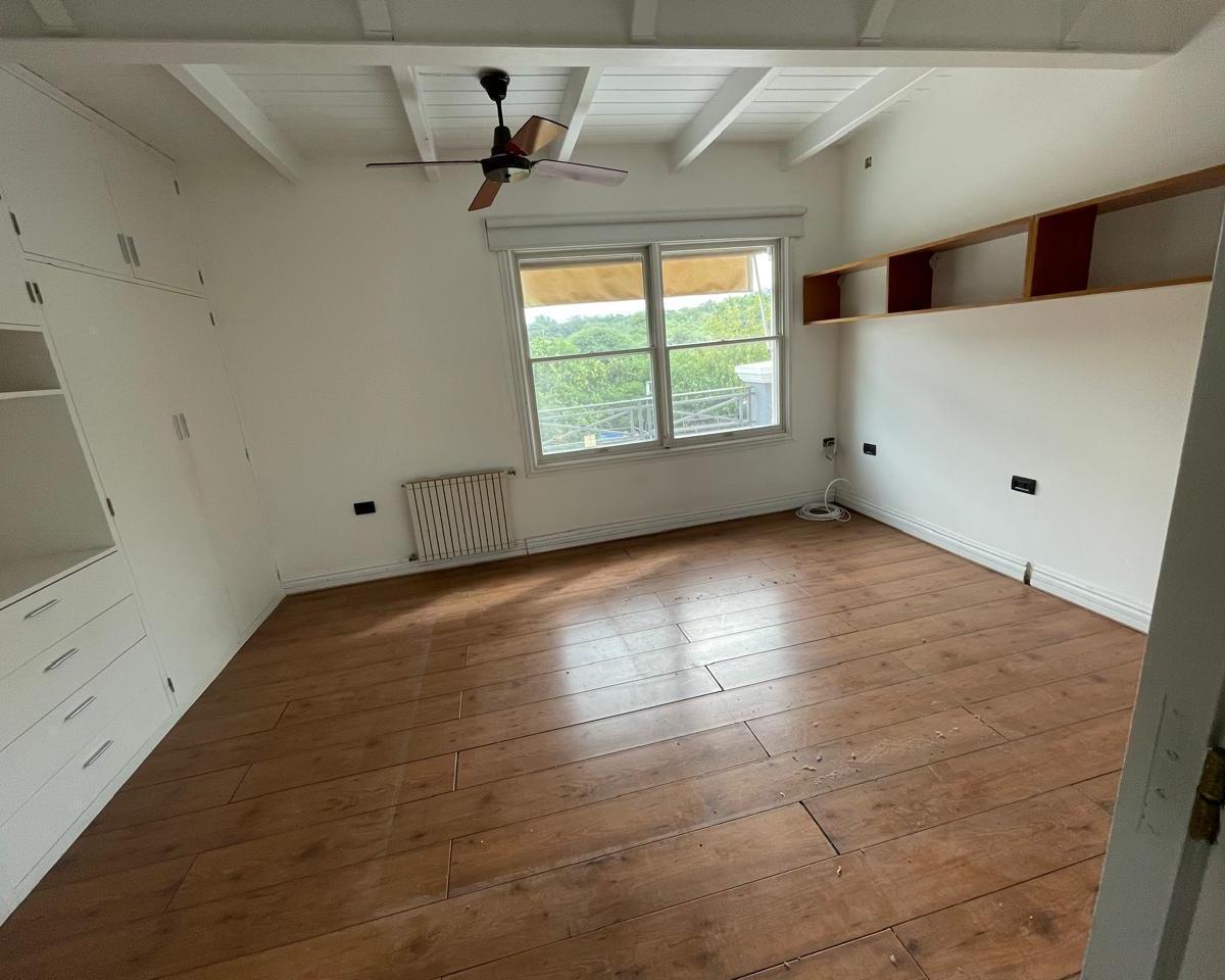 Importante Casa en Las Delicias 4 Dorm., con Pileta, Q 5