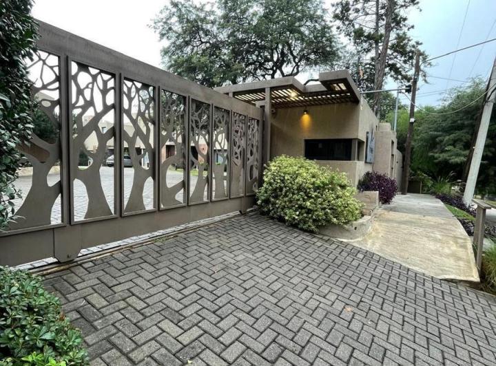 Casa AMOBLADA housing Villa Belgrano 4 dormitorios, galería y patio 3