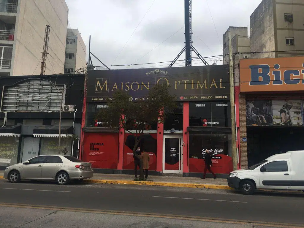 Depósito/Galpón de 1029 mtrs en Av. Castro Barros al 300 3