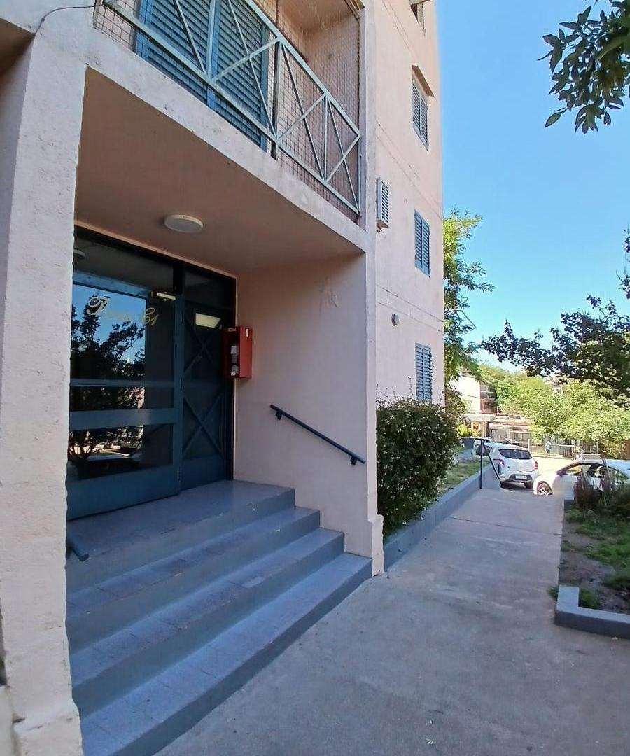 VENTA COMPLEJO CERRADO DEPARTAMENTO 2 DORM- SEG-COCHERA-MTS CASTRO BARROS