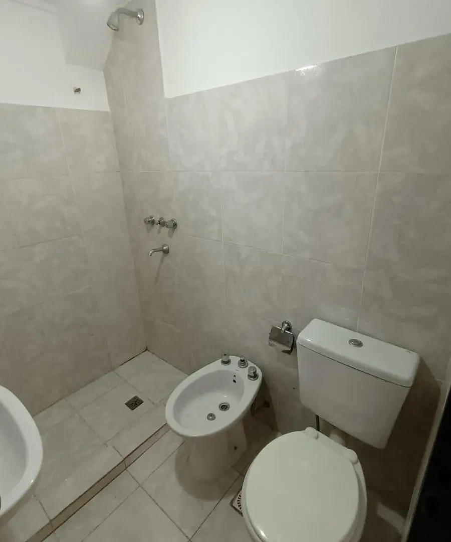 ALTO ALBERDI - ALQUILER - DEPARTAMENTO 1 DORMITORIO. 5