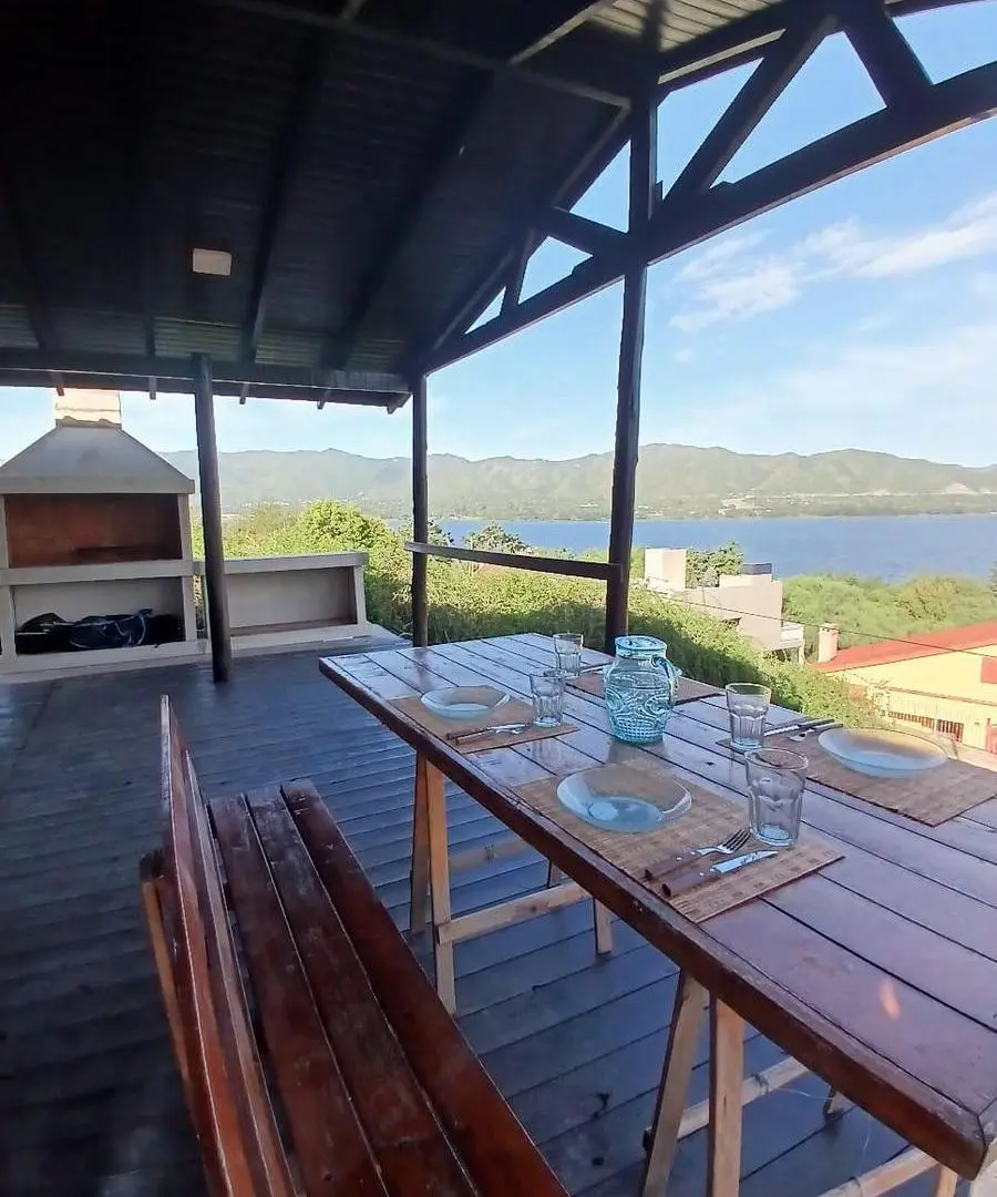 ALQUILER TEMPORAL CABAÑA PARA 4 PERSONAS - VISTA AL LAGO- ASADOR Y PIILETA - 1