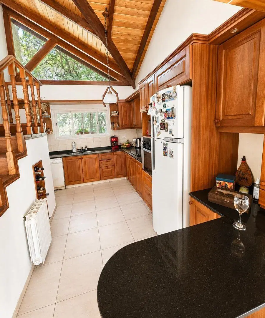 Casa en venta en Lomas de la Carolina , una planta , amplio parque 8