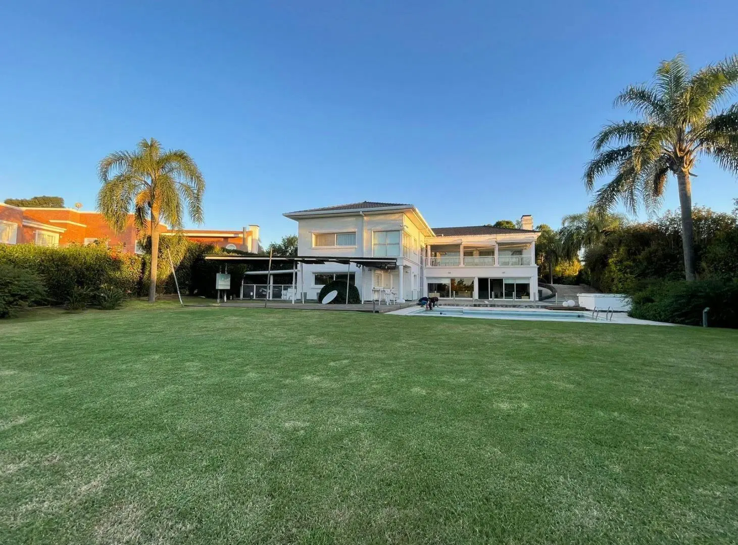 CASA ESPECTACULAR AMOBLADA EN LAS DELICIAS 850 m2 fondo Golf (minimo 6 meses) 4