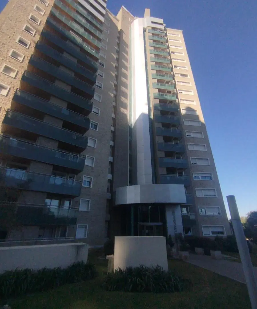 Departamento en venta 3 dormitorios , 2 baños , posesión inmediata 4