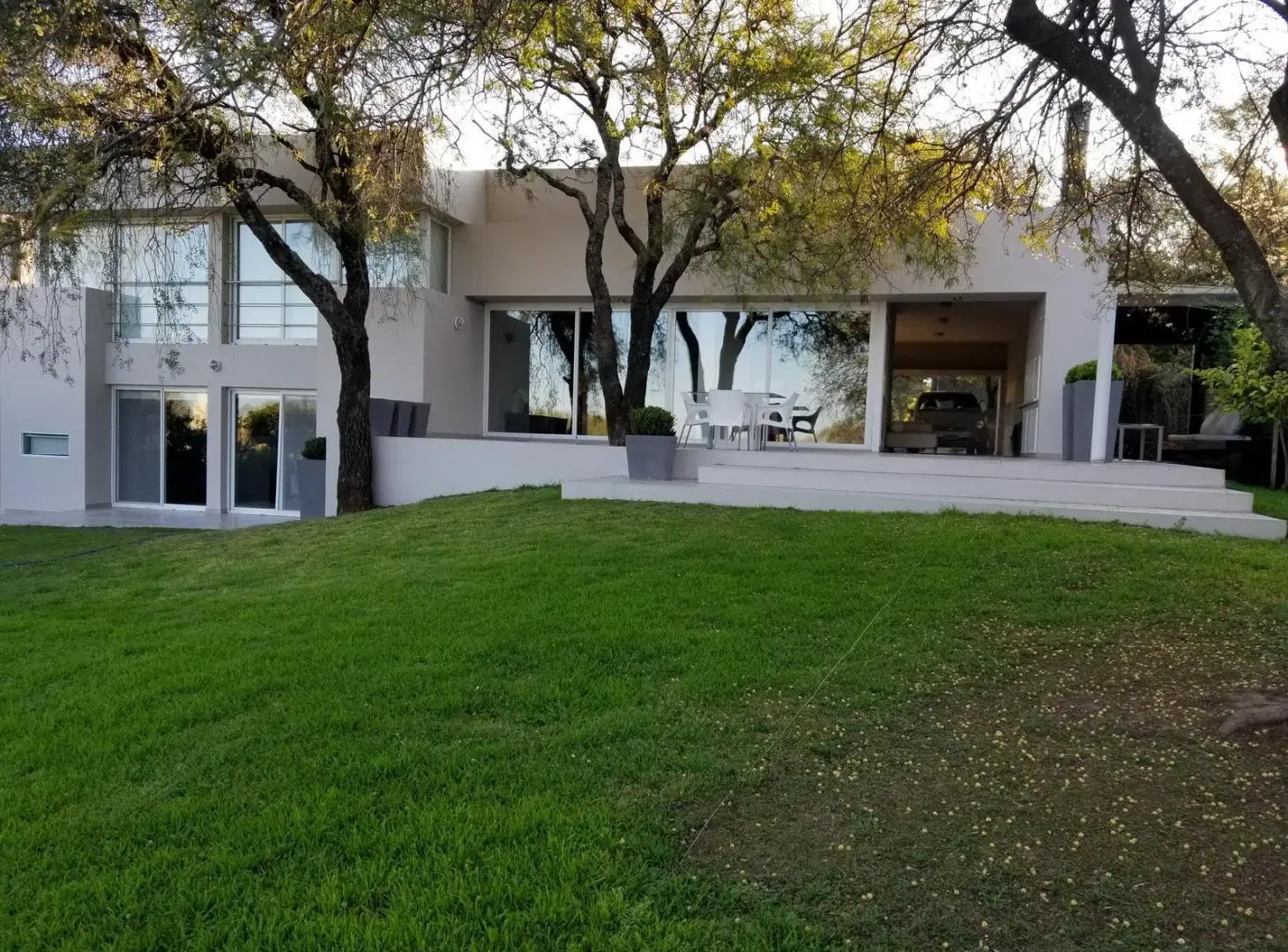 Casa AMOBLADA fondo Golf, 4 dorm. pileta y gran patio Lomas de La Carolina 2