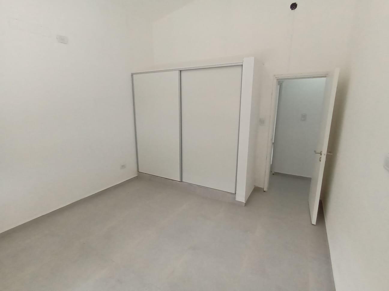 Casa esquina más local comercial en venta en Cerro de las Rosas