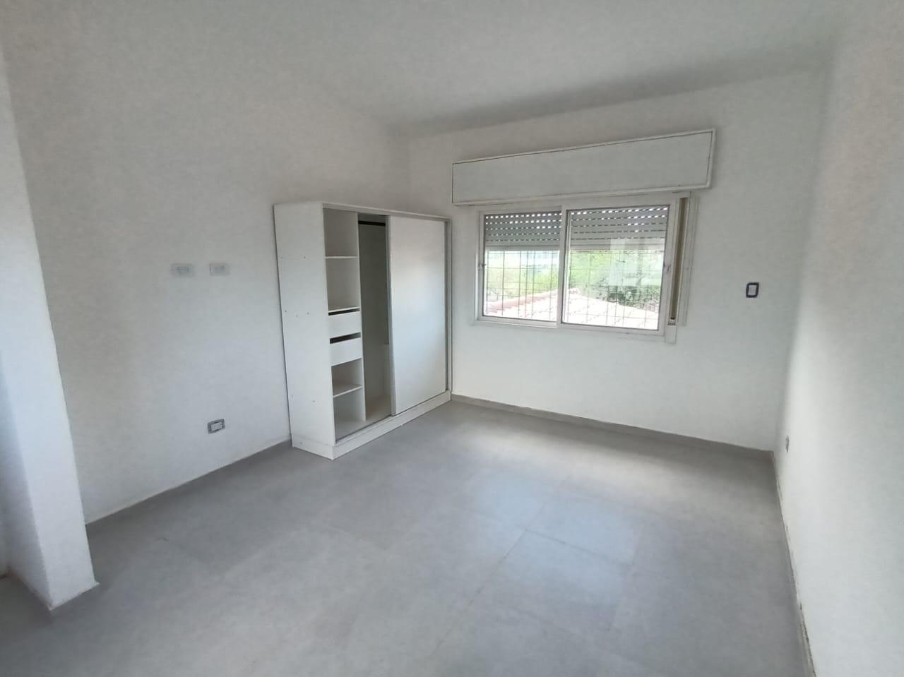 Casa esquina más local comercial en venta en Cerro de las Rosas