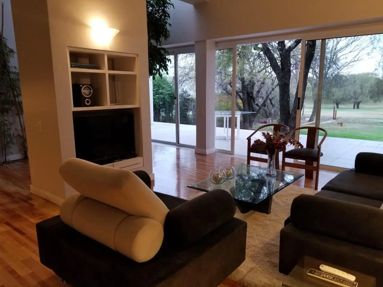 Casa AMOBLADA fondo Golf, 4 dorm. pileta y gran patio Lomas de La Carolina 4