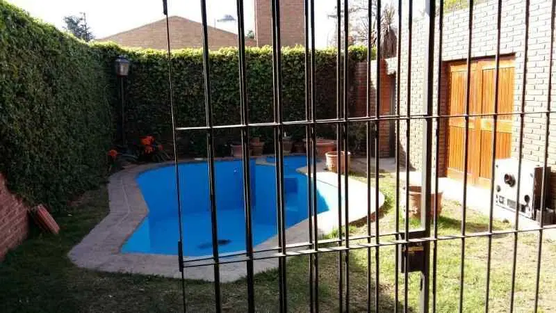 Casa Zona Cerro, Dino, APTO CREDITO, 3 dormitorios, playroom y servicio, patio , Pileta 2