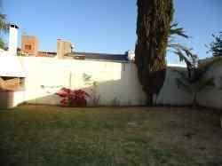 A metros Rafael Nuñez - Una Planta , 3 dorm 2 Baños, Cochera doble , Vivienda o comercial