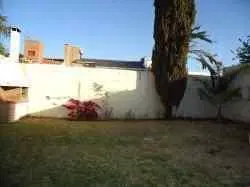 A metros Rafael Nuñez - Una Planta , 3 dorm 2 Baños, Cochera doble , Vivienda o comercial 1