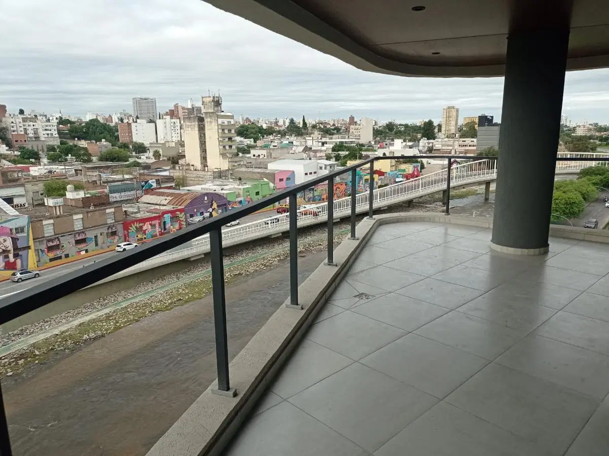 Frente a Capitalinas, Torre Fluss, 2 baños , balcón terraza con asadorD 5