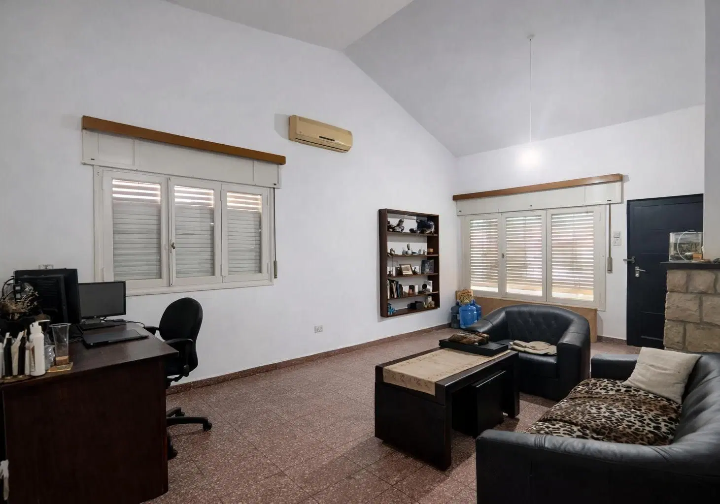 Casa en venta en barrio Maipu , 3 dormitorios, amplio patio 4