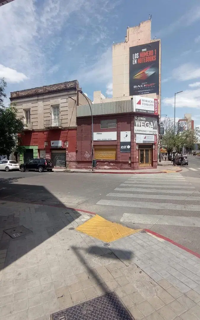 Terreno en Centro sobre Avenida General Paz esquina Igualdad , escuchamos propuesta 4
