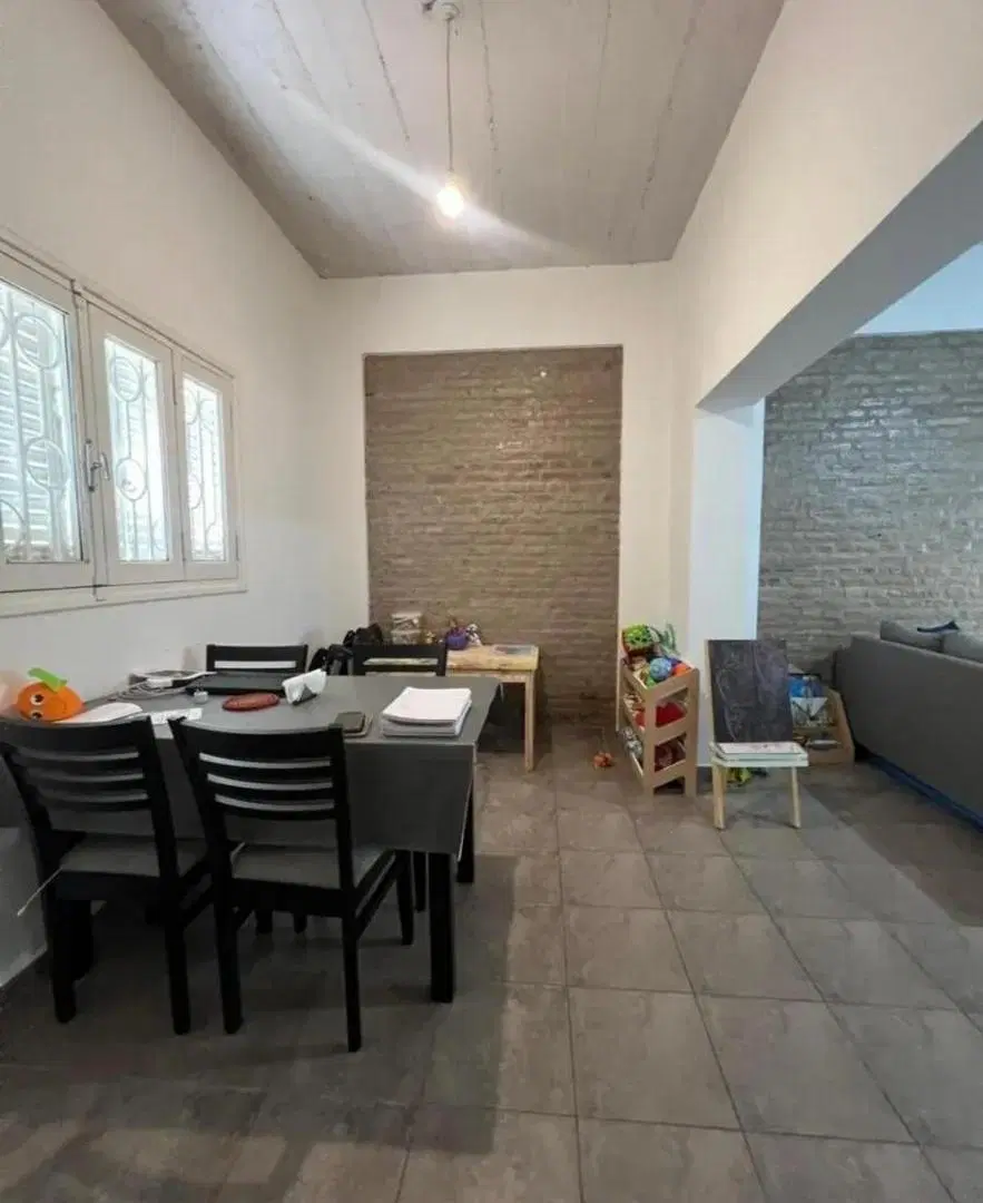 Casa más dos departamentos en venta en Alta Córdoba a metros de plaza Rivadavia 2
