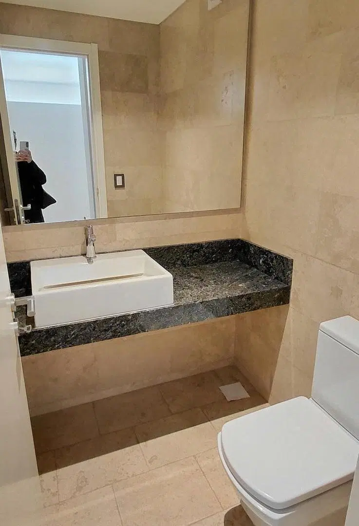 Departamento 1910 - 3 dormitorios con gran balcón y patio en PB, 224 m2 propios 8