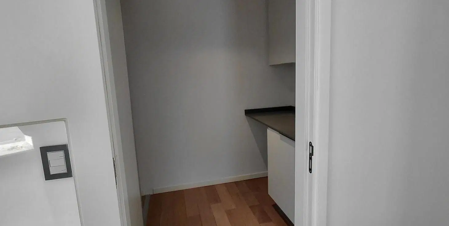 Departamento 1910 - 3 dormitorios con gran balcón y patio en PB, 224 m2 propios 2