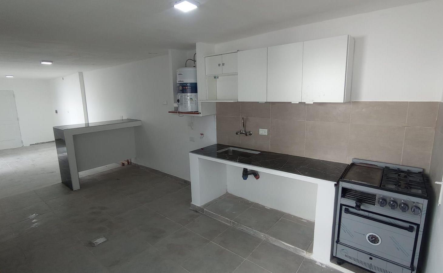ALTMIR - CASA EN ALQUILER 2 DORMITORIO + COCHERA