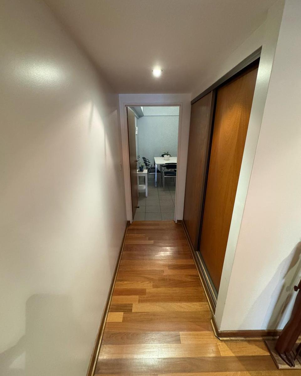 Departamento de 5 Ambientes con Dependencia - Av Montes de Oca Al 300 3