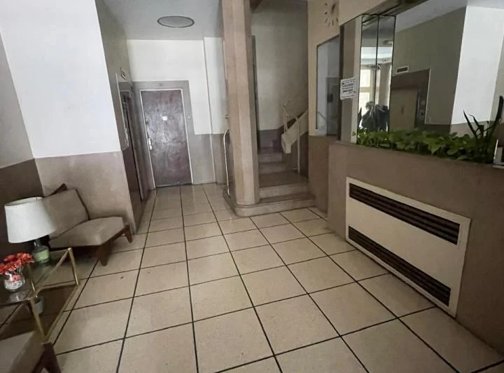Departamento de 3 Ambientes con Dependencia - Av. Montes de Oca al 0 2