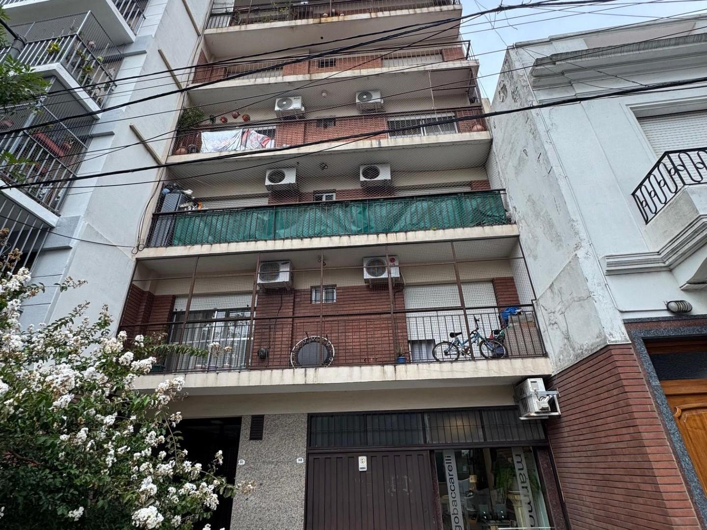 Departamento de 3 Ambientes - Azara al 100