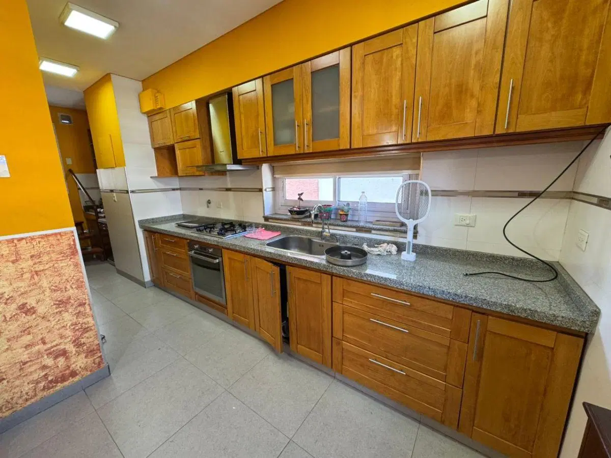 Departamento triplex de 4 Ambientes - Av. Martín García al 800 2
