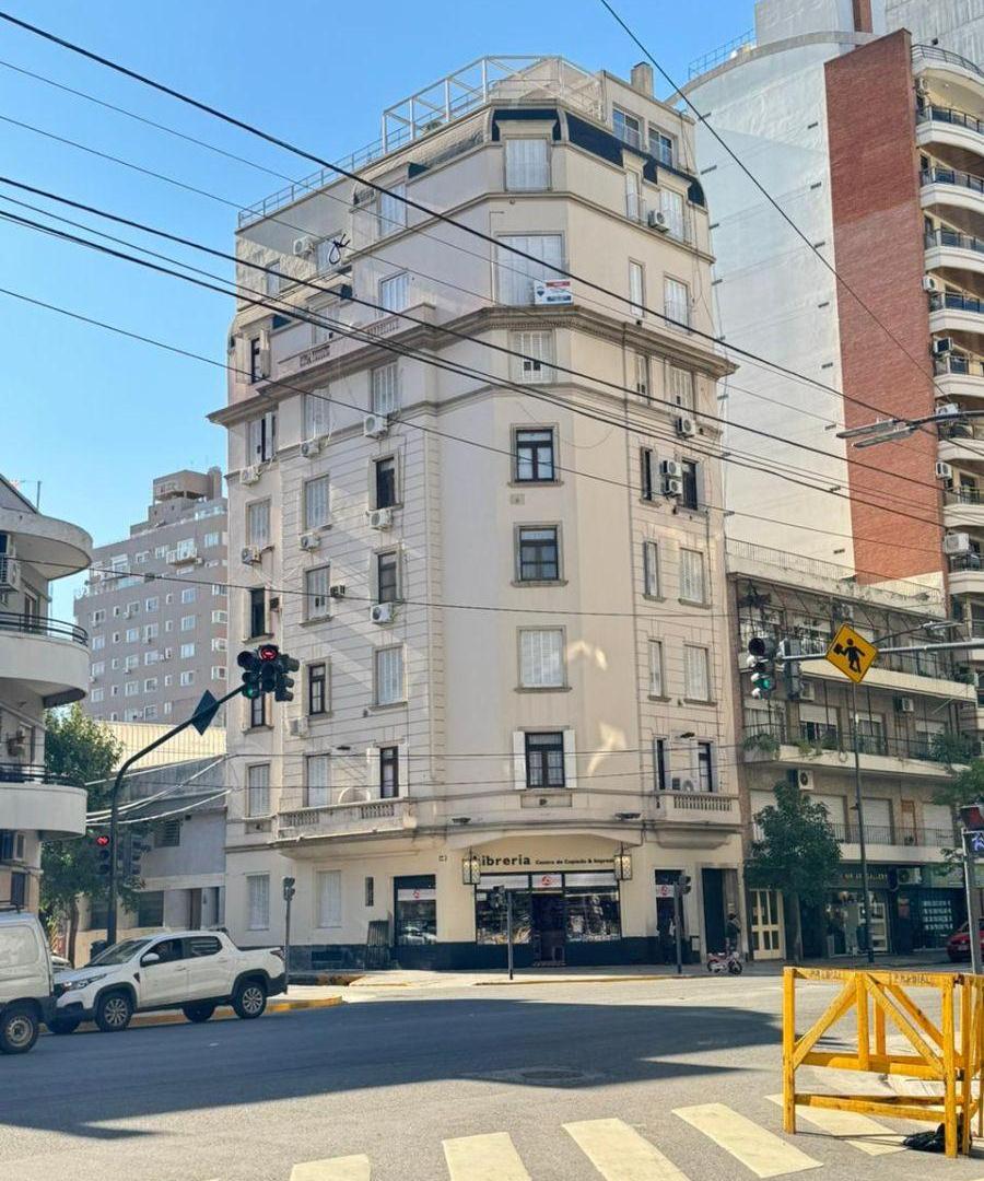 Departamento triplex de 4 Ambientes - Av. Martín García al 800