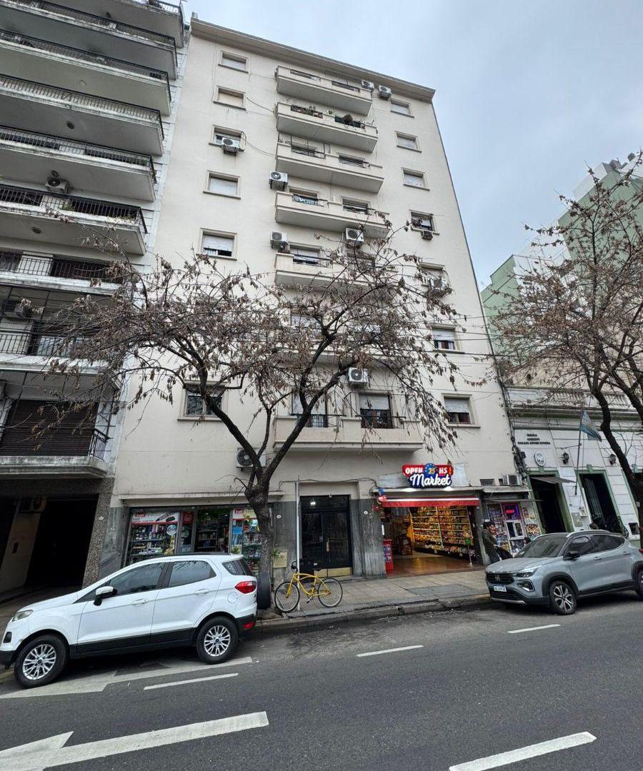 Departamento de 3 Ambientes - Av. Montes de Oca al 800