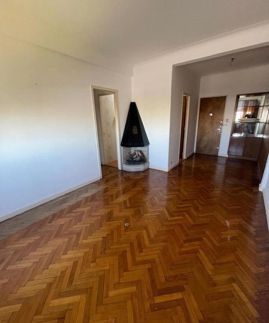 Foto de Departamento de 3 Ambientes con Dependencia - Av. Montes de Oca al 0, imagen 2