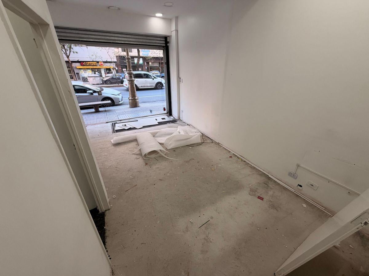 Foto de Local Comercial - Av. Montes de Oca al 1000, imagen 3