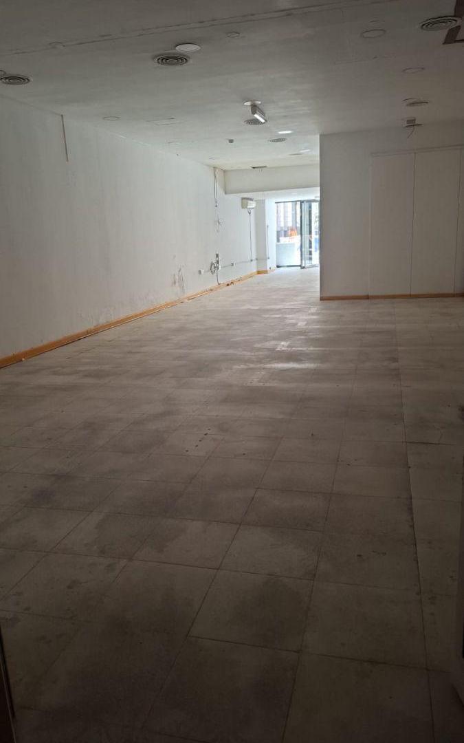 Foto de Espectacular local en pleno Flores de 240m2!, imagen 2