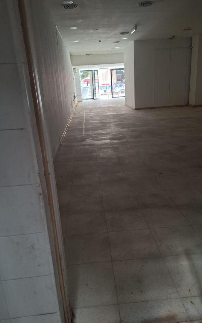 Foto de Espectacular local en pleno Flores de 240m2!, imagen 1