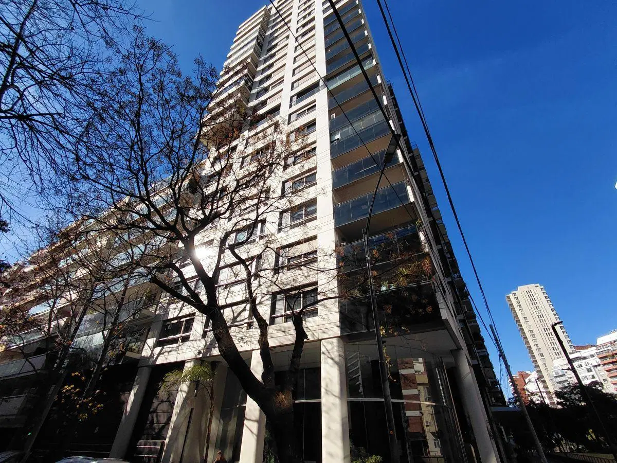Departamento premium de 4 ambientes con cochera en Belgrano! 2