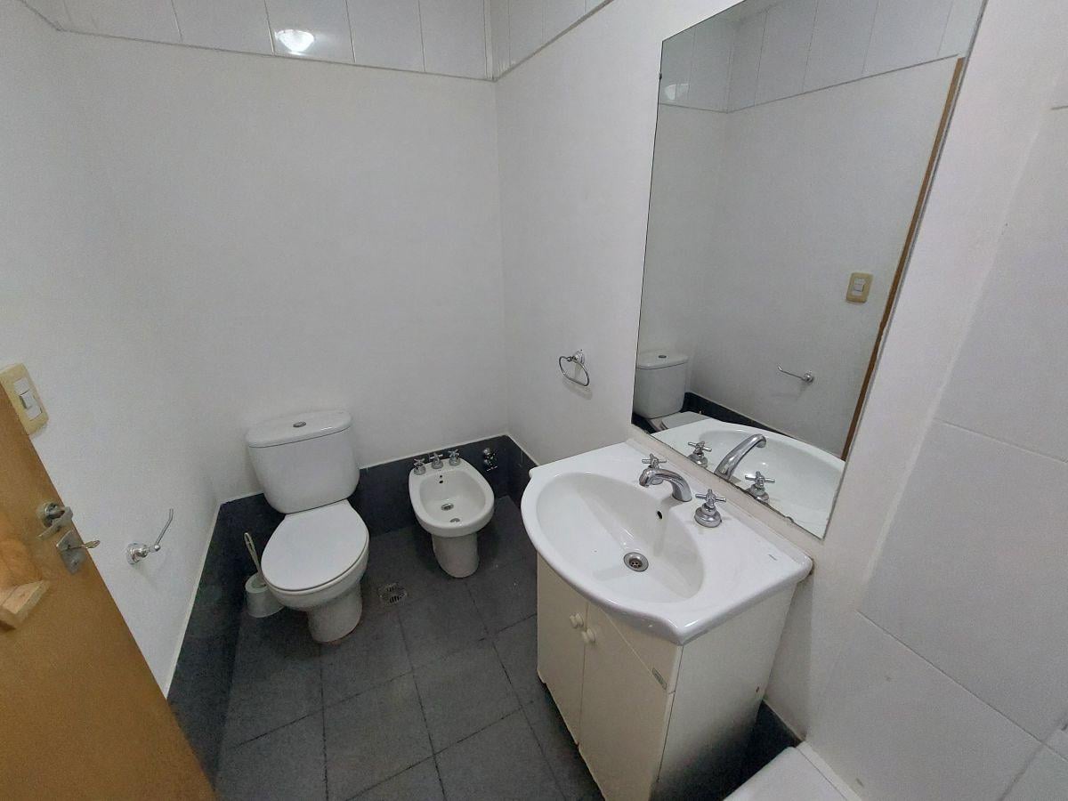 Foto de Amplio 2 ambientes en excelente ubicacion, imagen 5