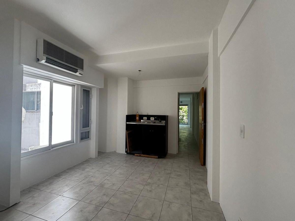 Foto de Amplio 2 ambientes en excelente ubicacion, imagen 1