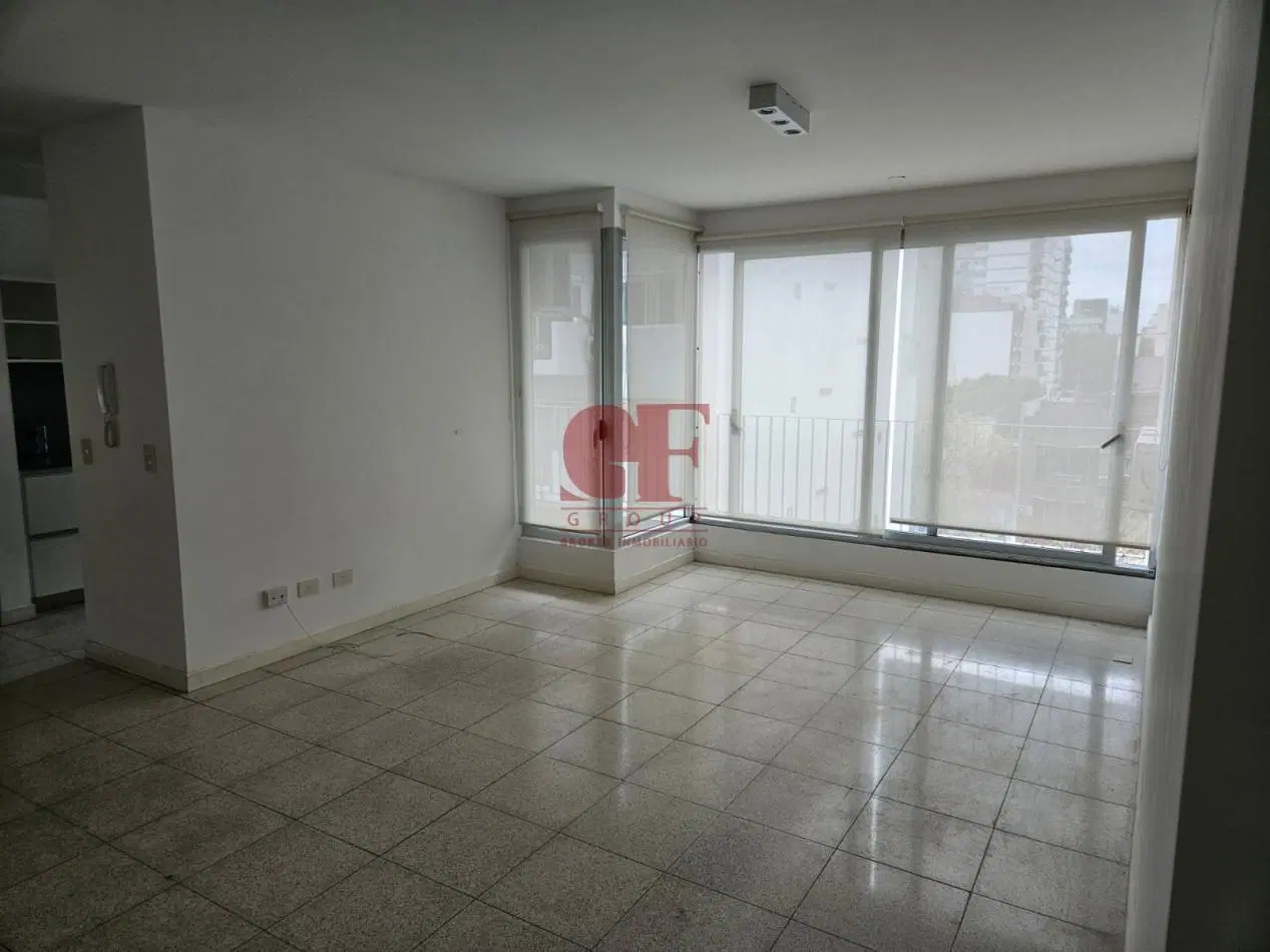Excelente y amplio 3 ambientes con gran living y 2 banos completos mas cochera 4