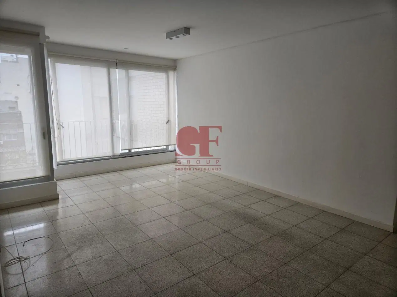 Excelente y amplio 3 ambientes con gran living y 2 banos completos mas cochera 2