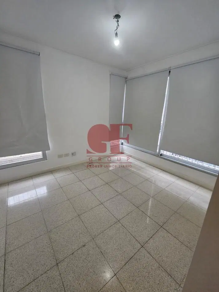 Excelente y amplio 3 ambientes con gran living y 2 banos completos mas cochera 1