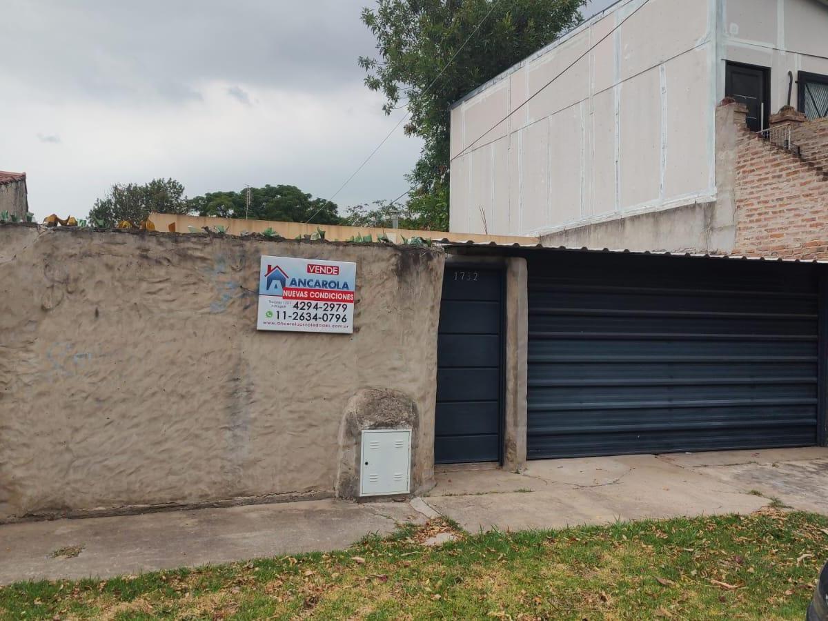 Venta de casa en Burzaco. Retasada.
