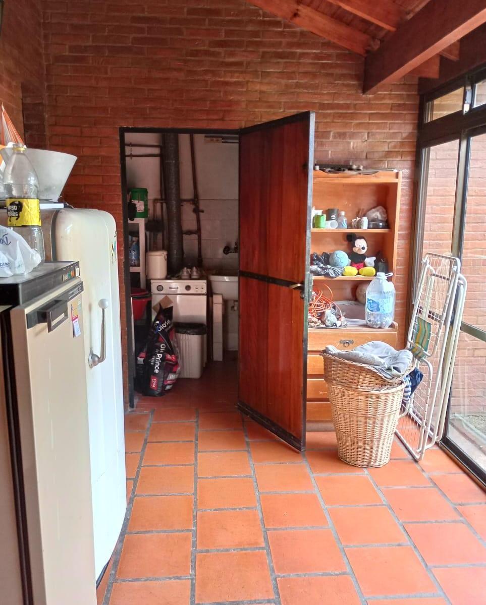 Venta de chalet con piscina en Adrogué