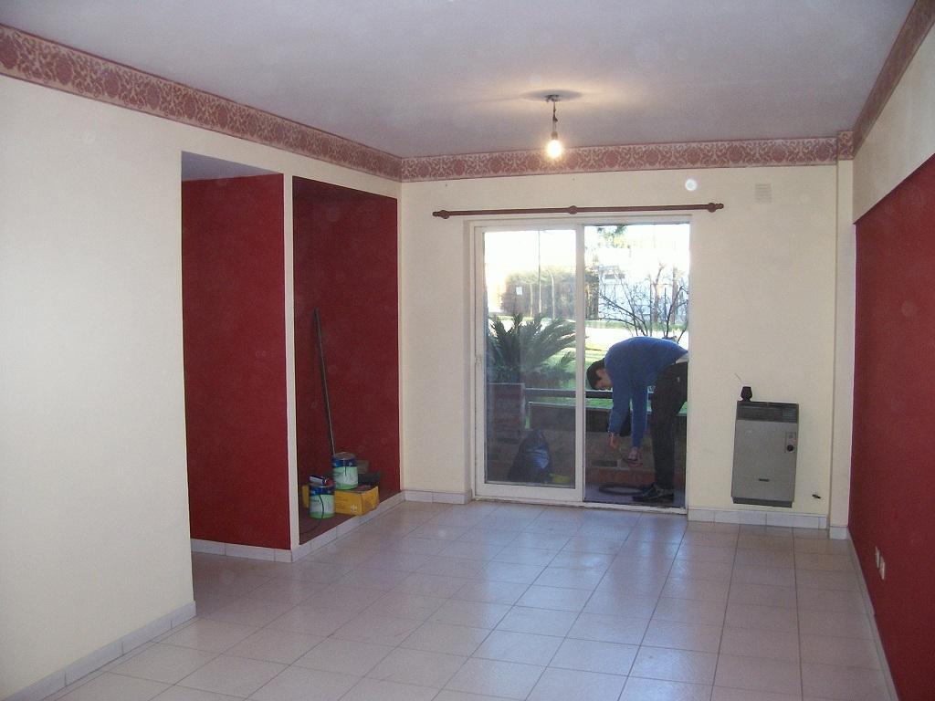 Venta de Departamento de Tres Ambientes en El Barrio Empleados de Comercio. 3