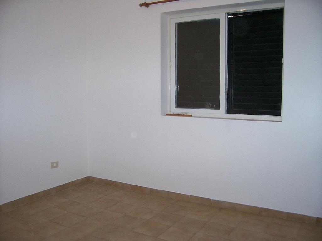Venta de Departamento de Tres Ambientes en El Barrio Empleados de Comercio. 4